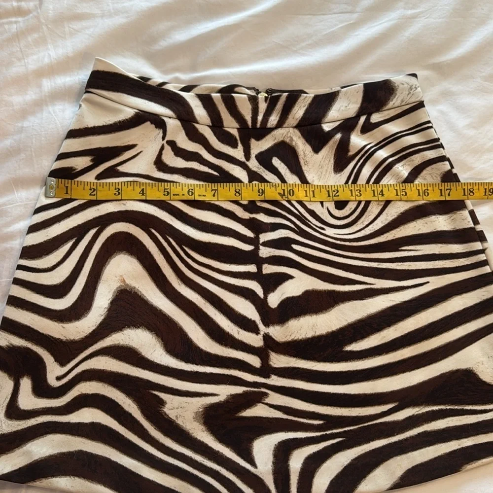 Michael Kors 🔥sale🔥brown and cream and black animal print skirt